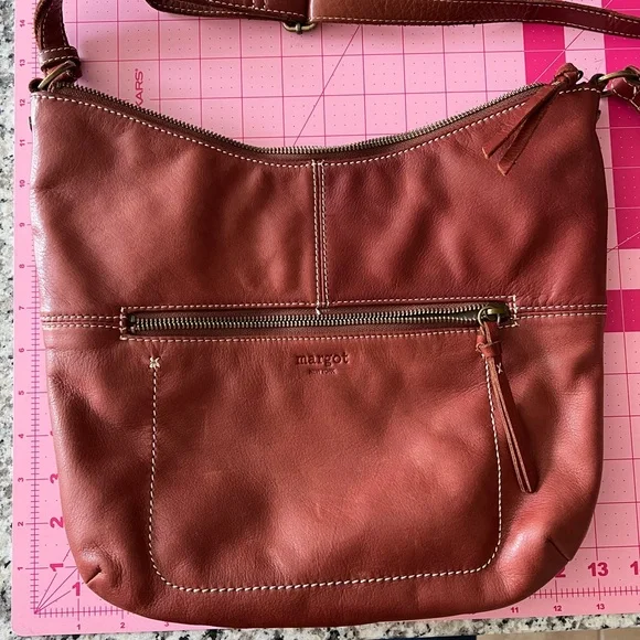Margot Leather Chestnut Crossbody Purse with Classic Design - Picture 9 of 9